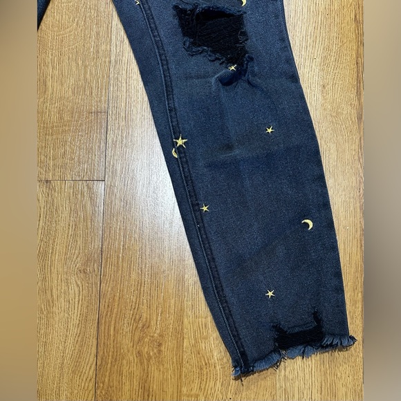 Tinseltown Distressed Black Decorative Jeans - Picture 6 of 7